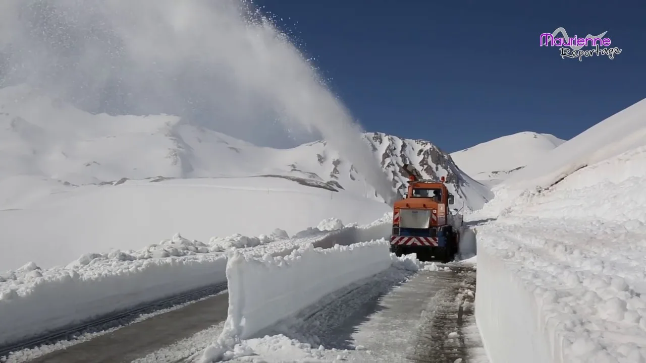alerte glaciale en savoie : les cols de montagne jouent à la ‘reine des neiges’ !